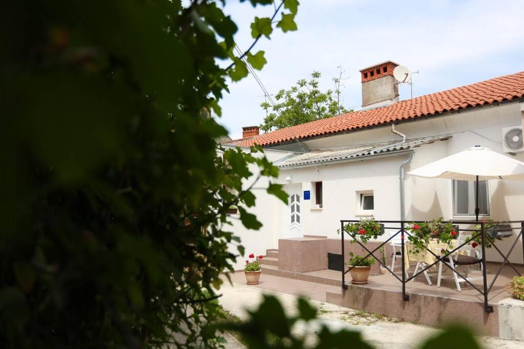 Charming Apartment In Town Center Пула Екстер'єр фото