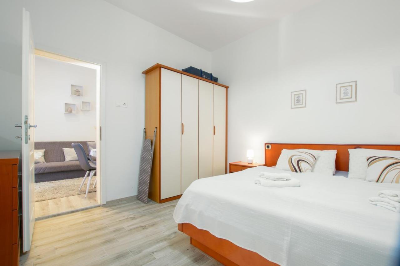 Charming Apartment In Town Center Пула Екстер'єр фото