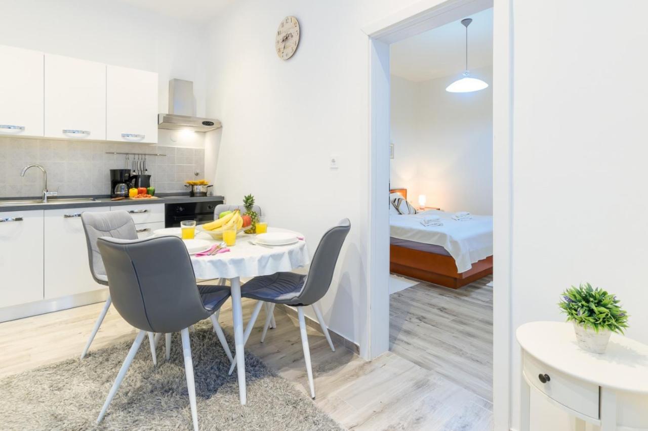 Charming Apartment In Town Center Пула Екстер'єр фото